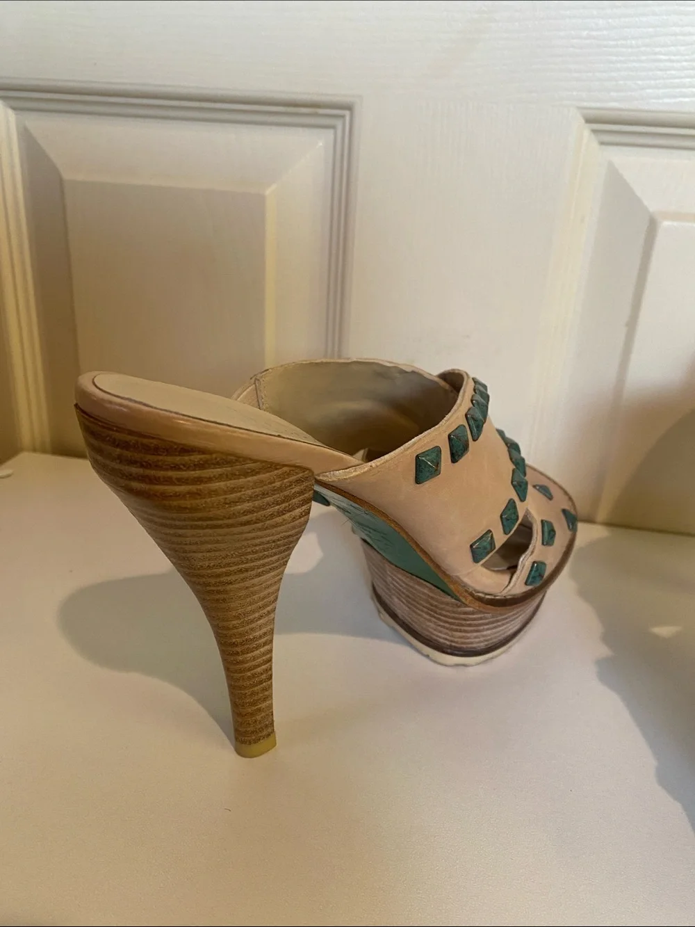 Donald J. Pliner slip crisscross